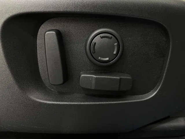 Land Rover Discovery Sport photo 5