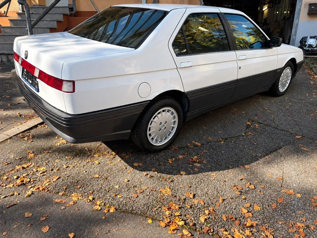 Alfa Romeo 164 1990 photo 2