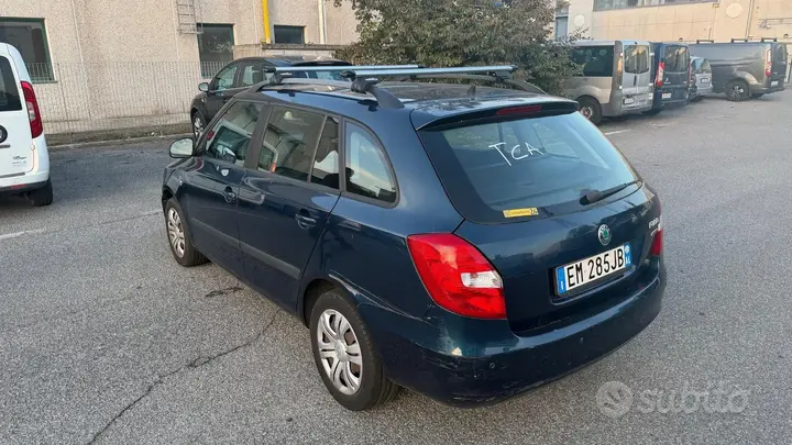 Skoda Fabia 2012 photo 4