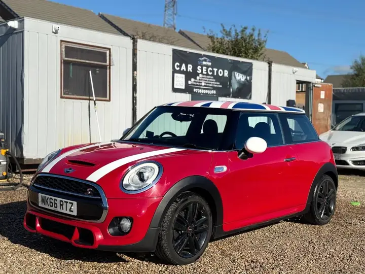 Mini Hatch 2016 photo 3