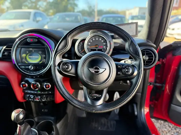 Mini Hatch 2016 photo 2
