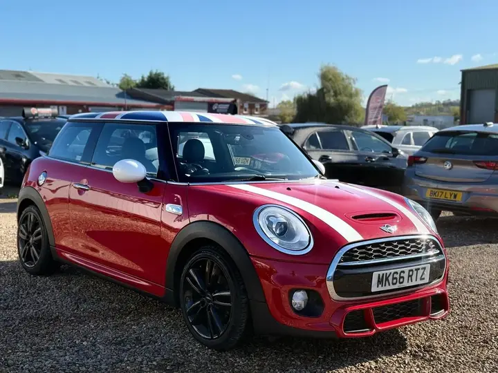 Mini Hatch 2016 photo 4