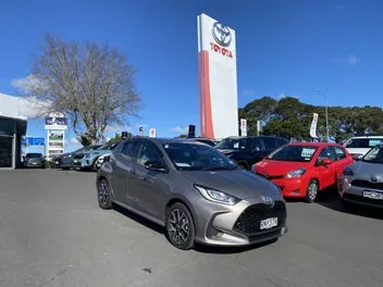 Toyota Yaris 2025 photo 2