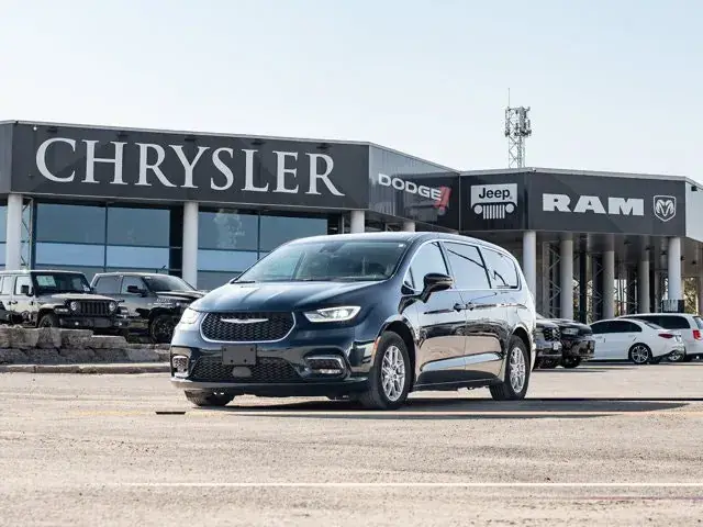 Chrysler Pacifica 2024 photo 2