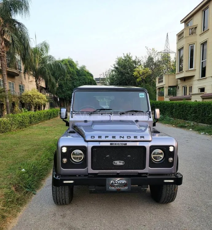 Land Rover Defender