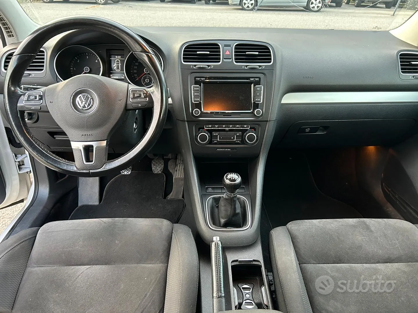 Volkswagen Golf 2010 photo 5