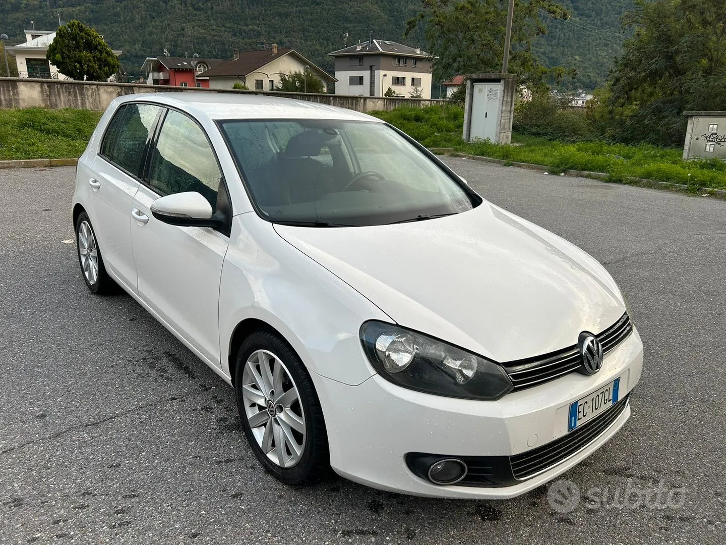 Volkswagen Golf 2010 photo 2