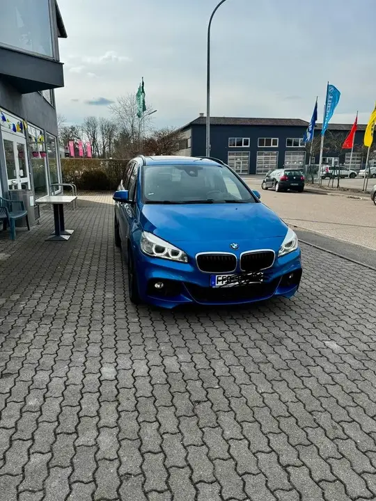 BMW 220