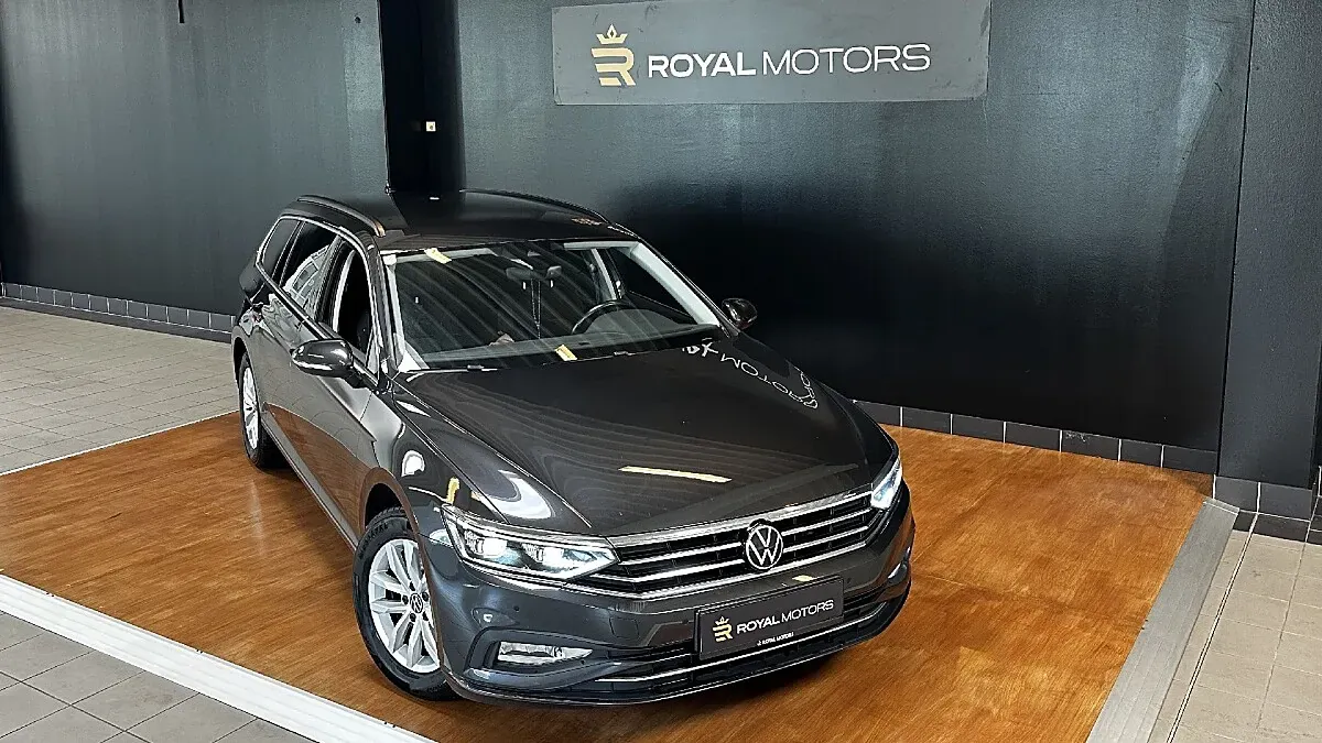 Volkswagen Passat 2022 photo 2