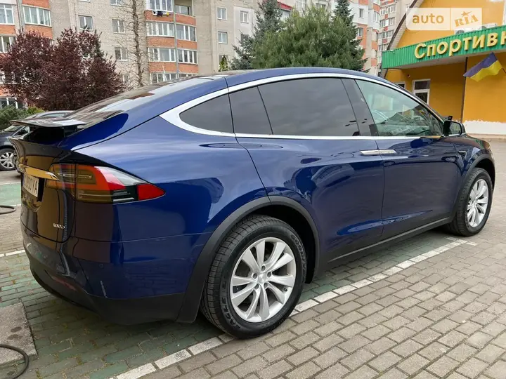 Tesla Model X 2017 photo 4