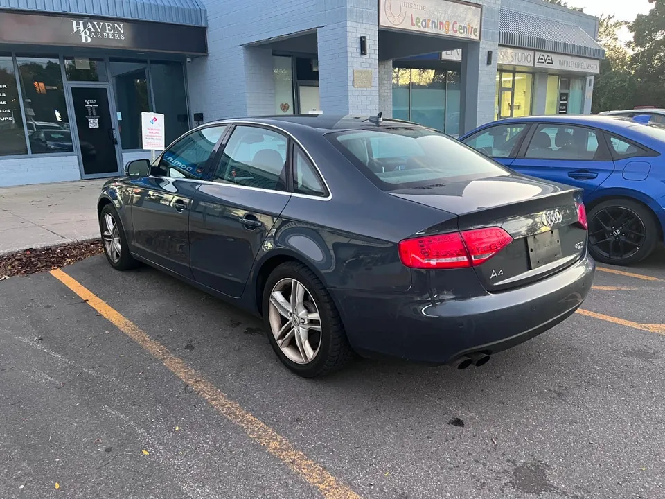 Audi A4 2010 photo 2