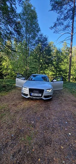Audi A4 2010 photo 2