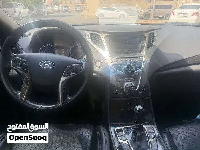 Hyundai Azera 2012 photo 2