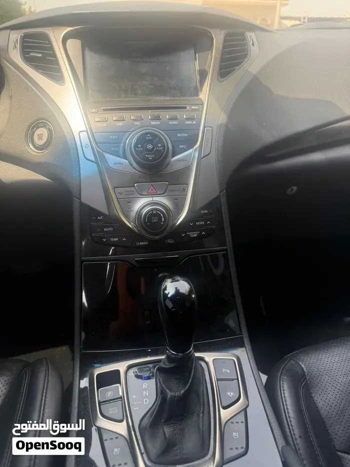 Hyundai Azera 2012 photo 4