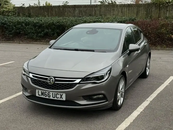 Vauxhall Astra 2017 photo 3