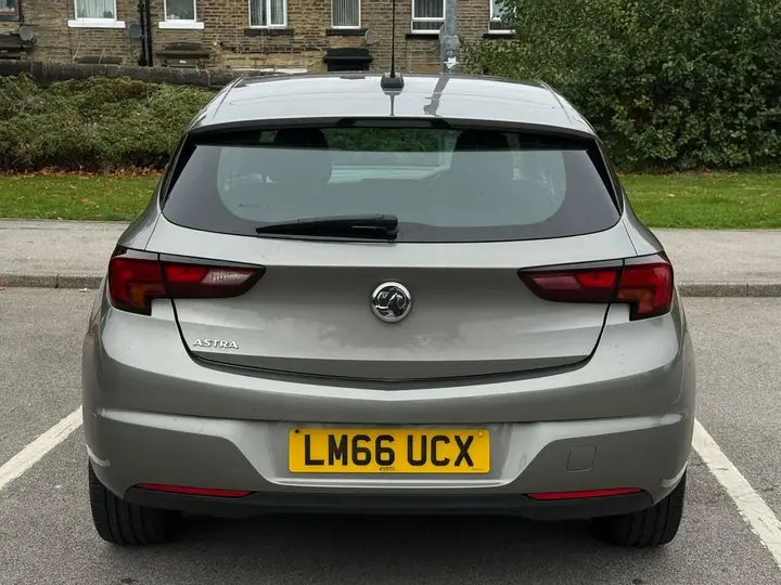 Vauxhall Astra 2017 photo 5