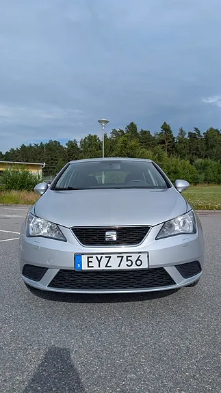 Seat Ibiza 2015 photo 2