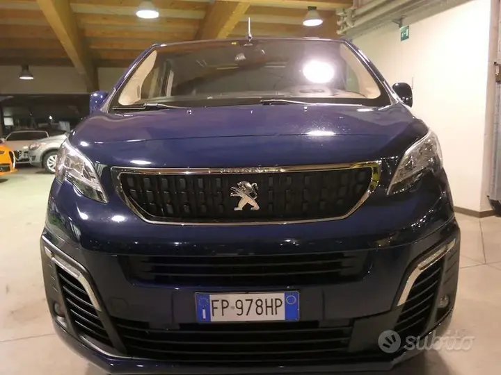 Peugeot Traveller 2018 photo 2