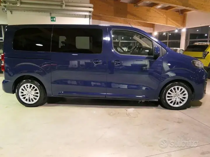 Peugeot Traveller 2018 photo 3