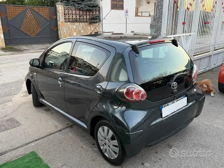 Toyota Aygo 2010 photo 5