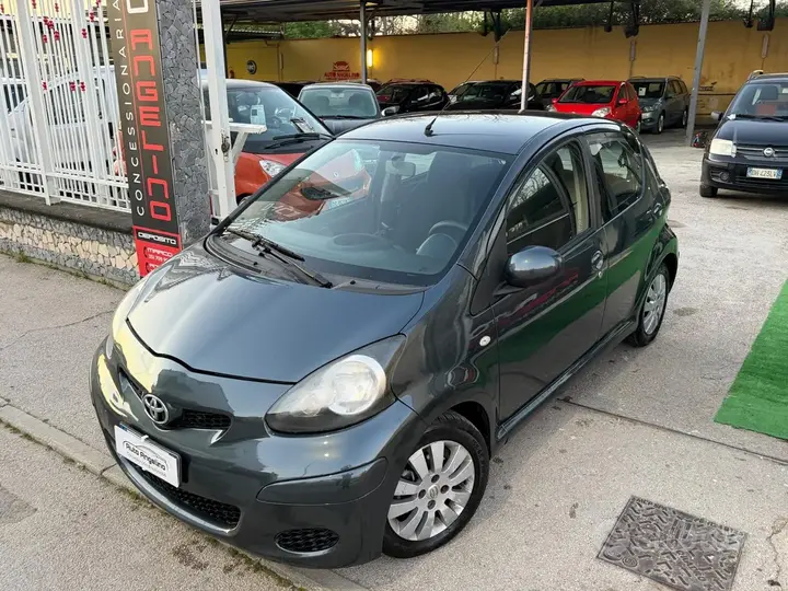 Toyota Aygo 2010 photo 2