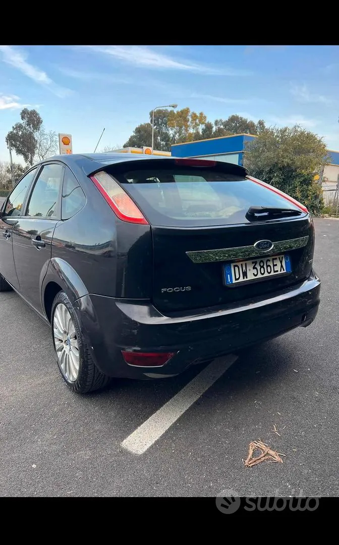 Ford Focus 2009 photo 2