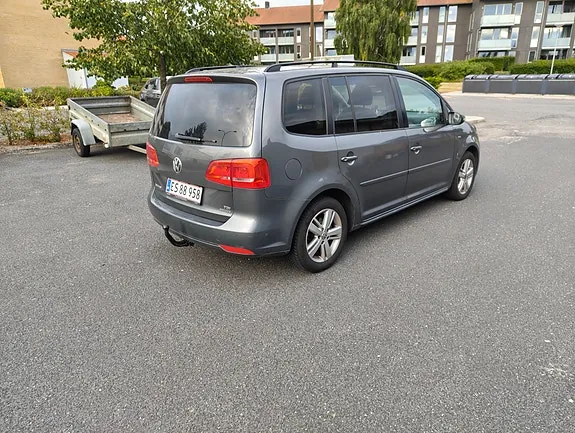 Volkswagen Touran 2012 photo 4