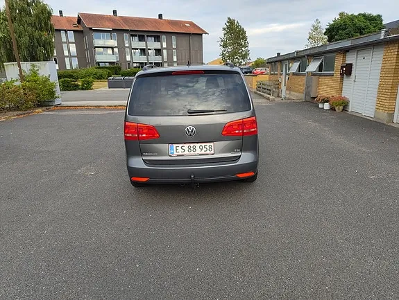 Volkswagen Touran 2012 photo 3