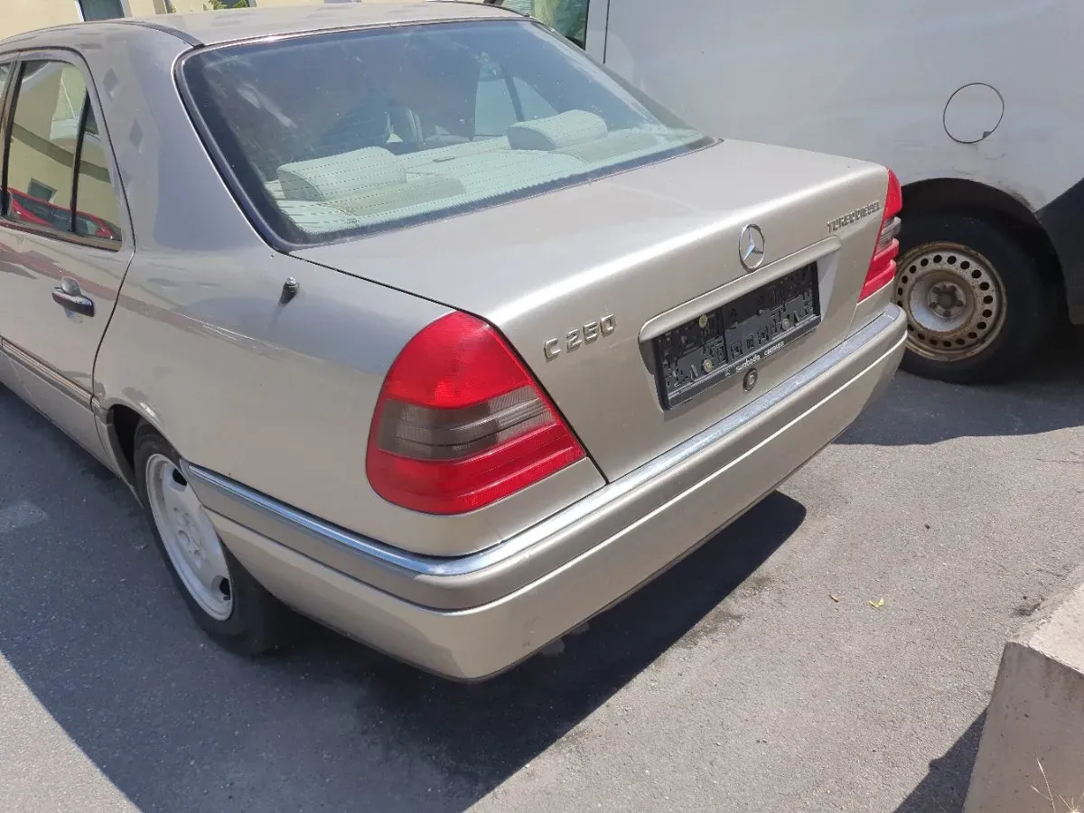 Mercedes-Benz C-Class 1996 photo 3
