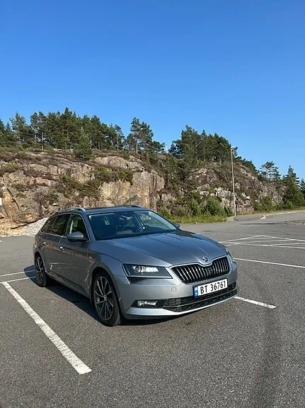 Skoda Superb 2016 photo 2
