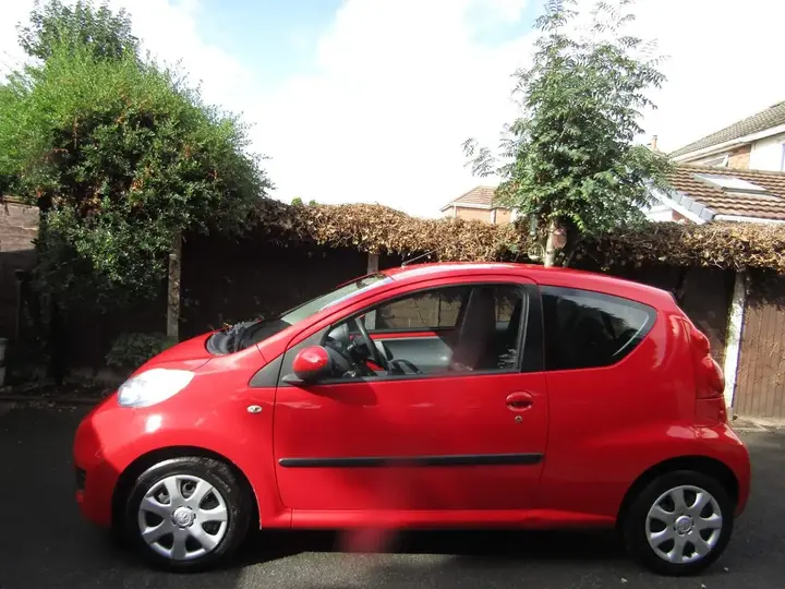 Peugeot 107 2009 photo 2
