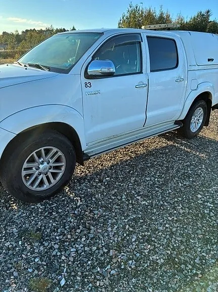 Toyota Hilux 2015 photo 3
