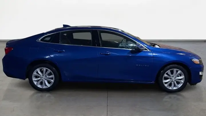 Chevrolet Malibu 2023 photo 3