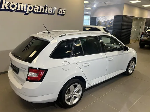 Skoda Fabia 2015 photo 3