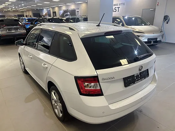 Skoda Fabia 2015 photo 4