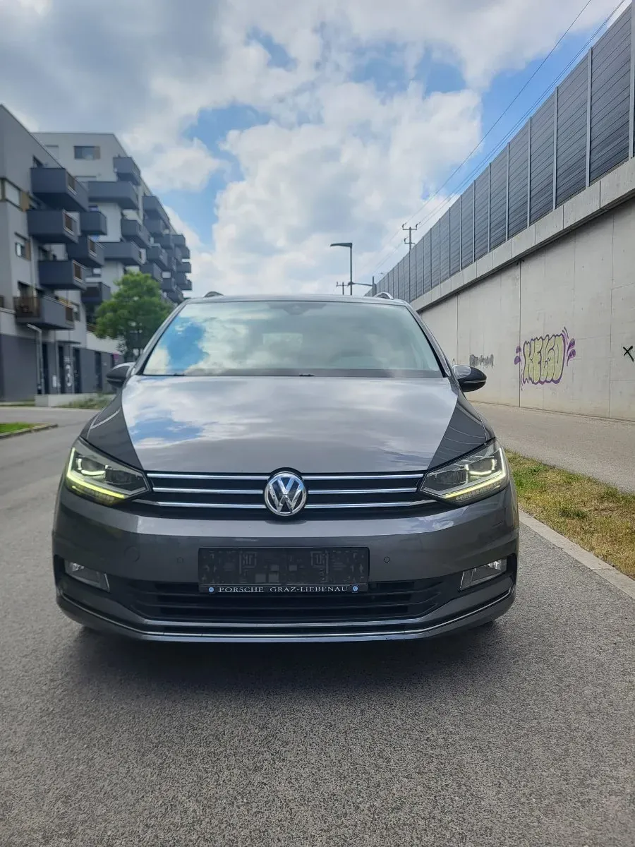 Volkswagen Touran 2015 photo 2