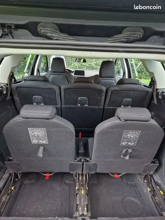 Peugeot 5008 2018 photo 2