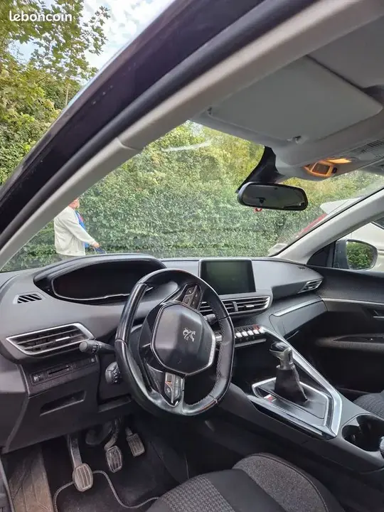 Peugeot 5008 2018 photo 3