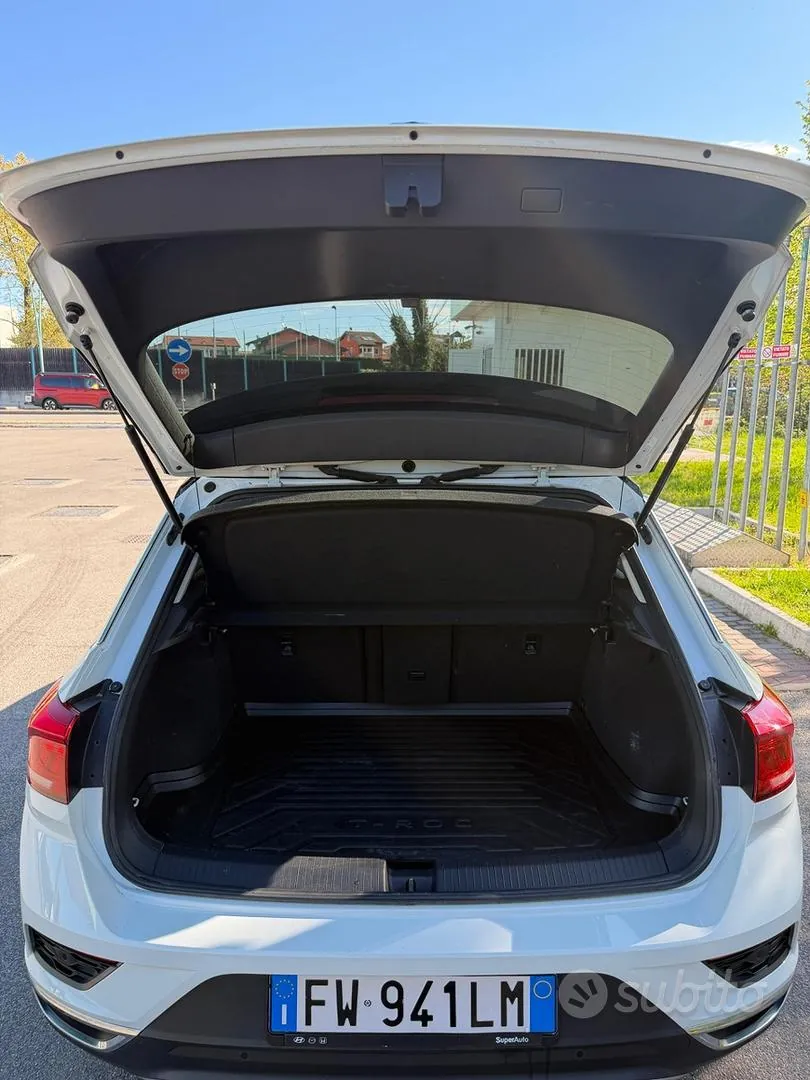 Volkswagen T-Roc 2019 photo 2