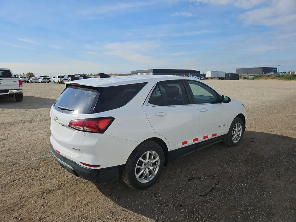 Chevrolet Equinox 2022 photo 3