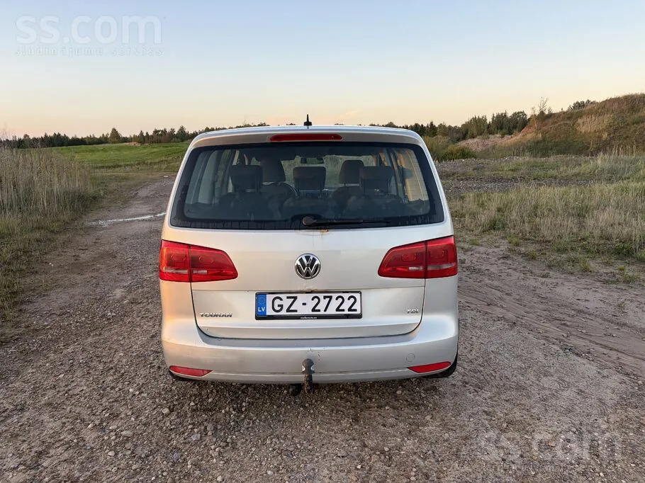 Volkswagen Touran 2013 photo 5
