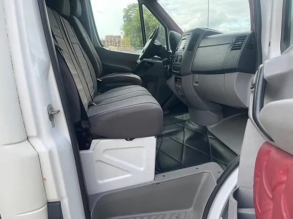 Mercedes-Benz Sprinter 319 2015 photo 5