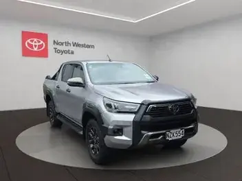 Toyota Hilux 2022 photo 2