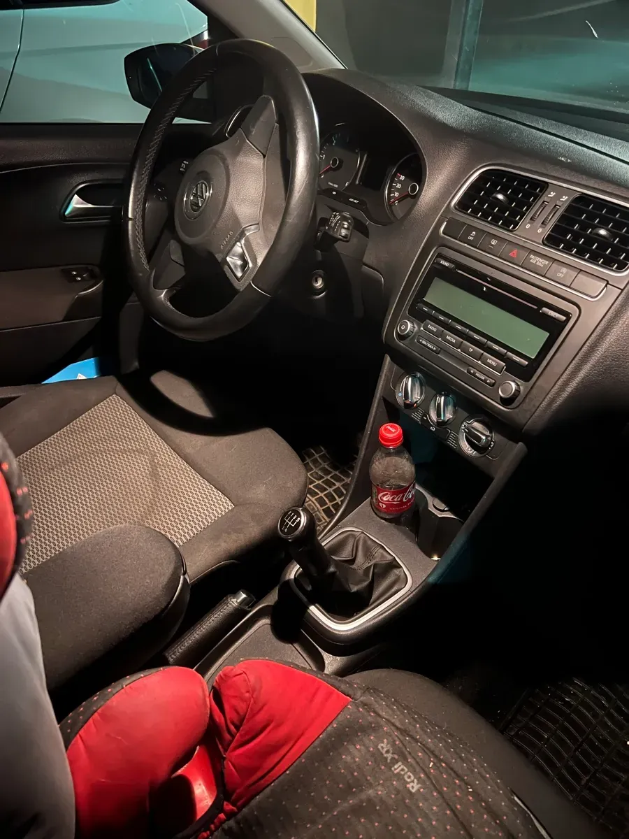Volkswagen Polo 2010 photo 3