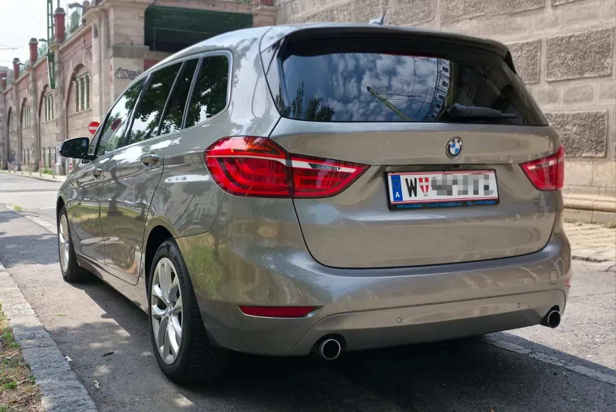 BMW 2 Series 2018 photo 2