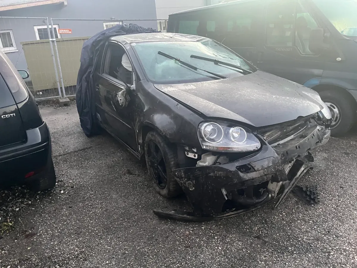 Volkswagen Golf 2005 photo 2