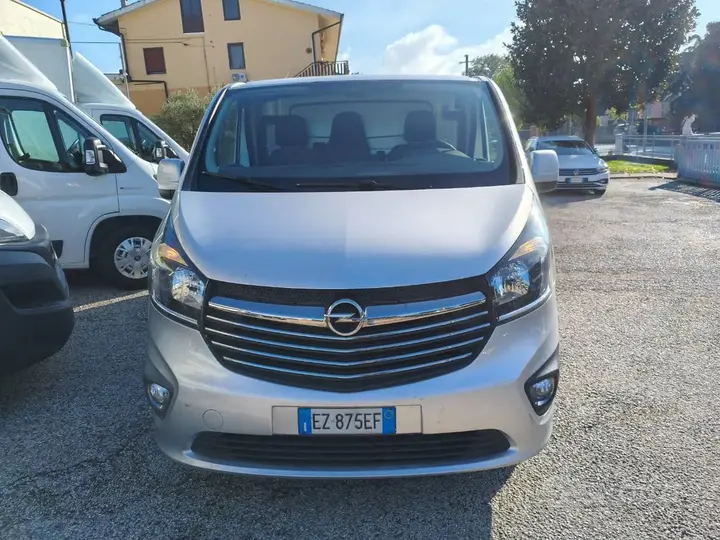 Opel Vivaro 2015 photo 2
