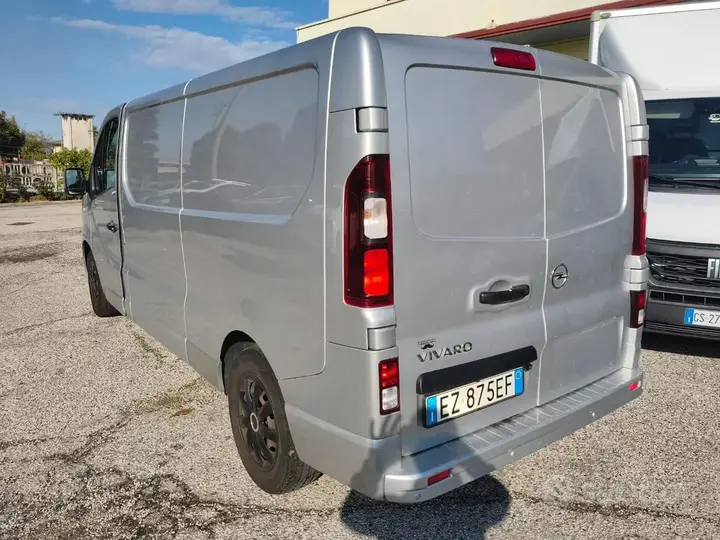 Opel Vivaro 2015 photo 4