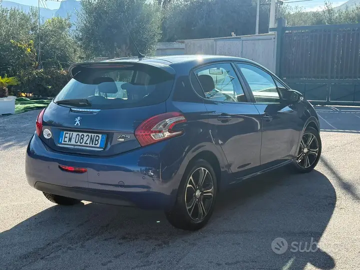 Peugeot 208 2014 photo 3