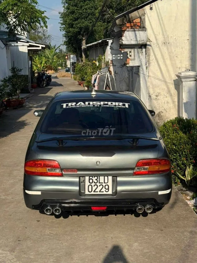 Nissan Bluebird 1993 photo 3
